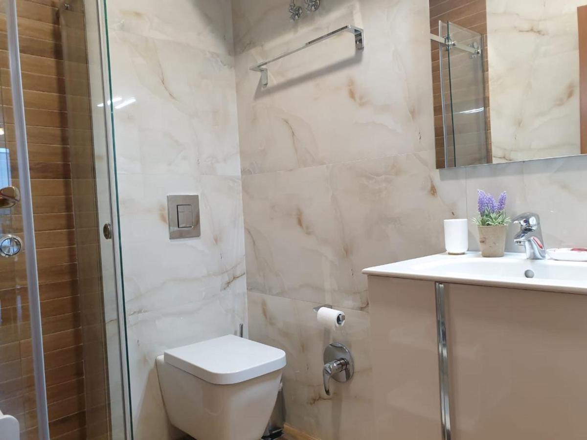 טיראנה Central Comfy Apartment מראה חיצוני תמונה
